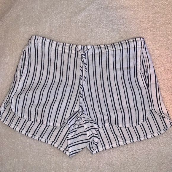 Brandy Melville Pants - BRANDY MELVILLE STRIPED SHORTS ✨
